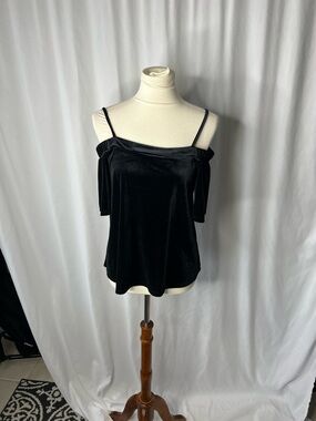 One Clothing LA Black Velvet Cold Shoulder Top – Size Medium | Soft & Chic